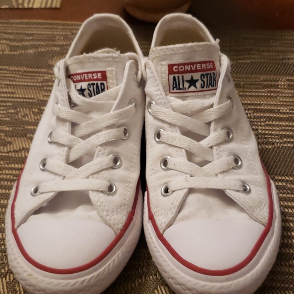 Girls converse size 1 youth